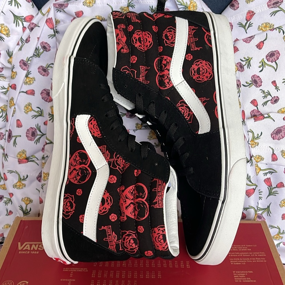 Vans Men’s Sk8-Hi Love You To Death Black/T
VN0007NSBMX
Sneakers - Picture 12 of 16